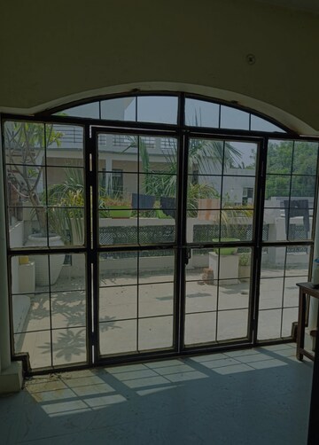 Room in 5 BHK Independent House at Iim Road – for Sale