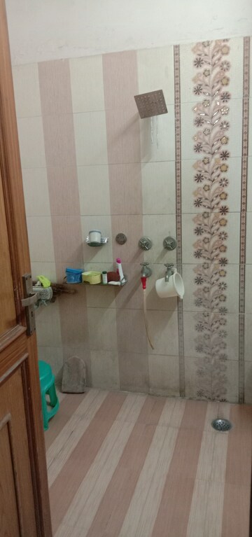 Bathroom in 3 BHK Builder Floor at Nehru Nagar Iii – for Sale