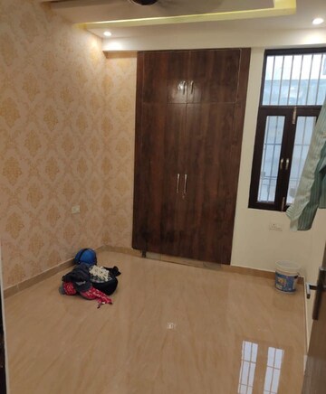 Furnished Amenities in 4 BHK Apartment at Emaar Emrald Floors Select, Sector 65 – for Sale