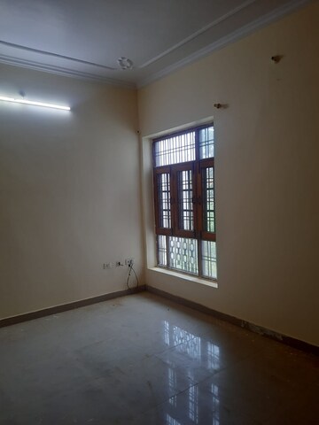 Room in 4 BHK Apartment at Ireo Victory Valley, Sector 67 – for Sale