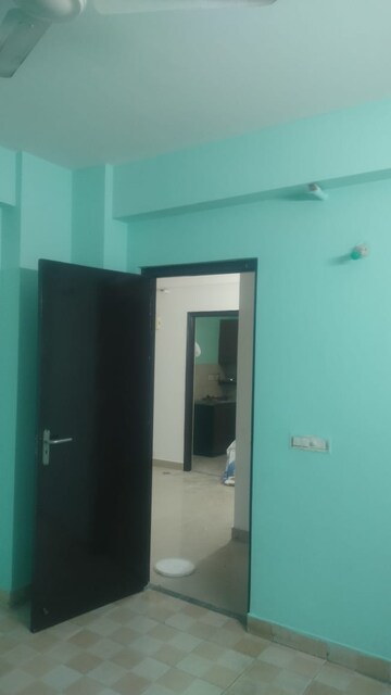 Furnished Amenities in 2 BHK Apartment at BPTP Princess Park, Sector 86 – for Sale