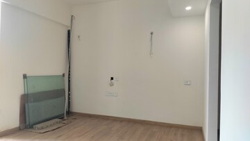 Room in 4 BHK Apartment at Sikka Kaamna Greens, Sector 143a Noida – for Sale