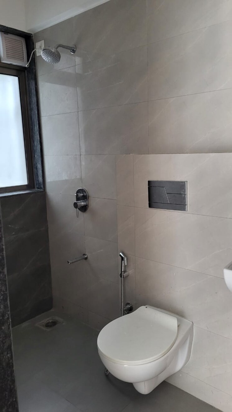 Bathroom, rodium-xenus-phase-1 2 Bedroom 799 Sq.Ft. Apartment In Matunga Mumbai 7394034