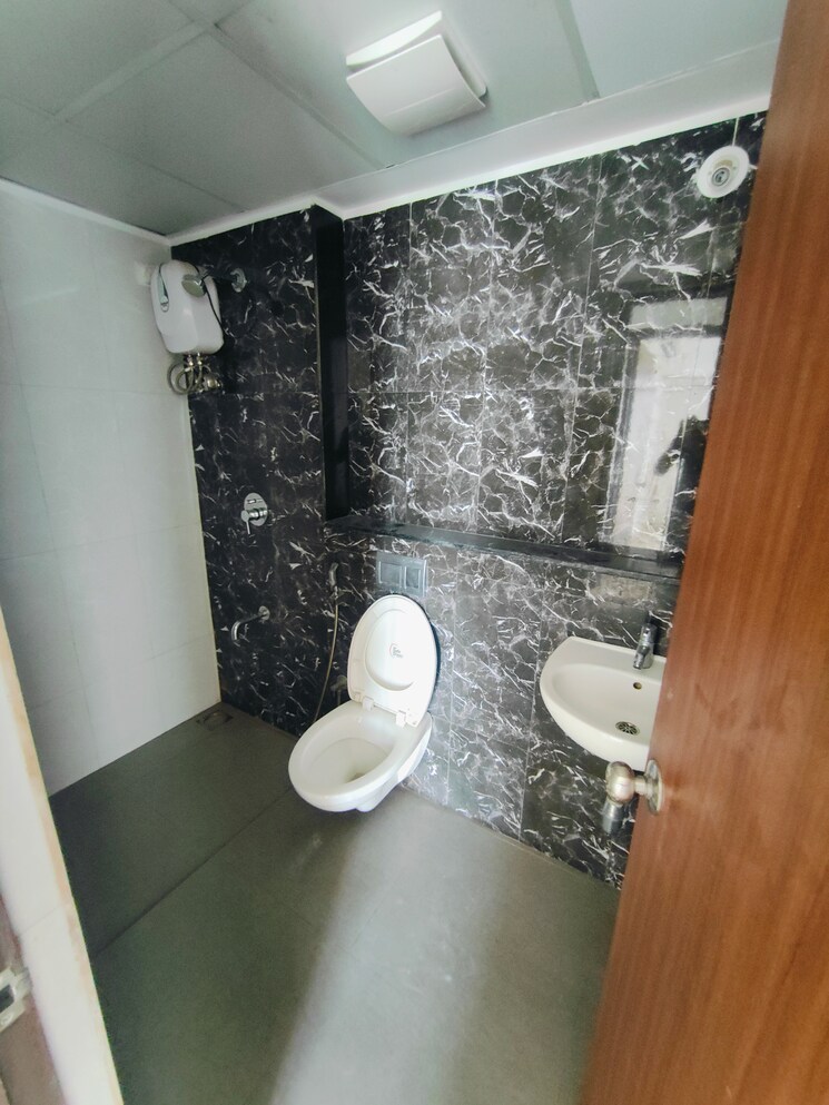 Bathroom, lodha-palava-aquaville-series-aurora-a-and-d 3 Bedroom 876 Sq.Ft. Apartment In Dombivli East Thane 7394056