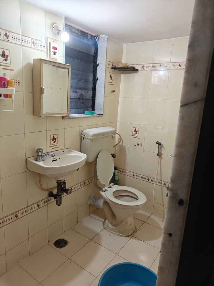 Bathroom, sainath-apartments 1 Bedroom 410 Sq.Ft. Apartment In Malad West Mumbai 7394374