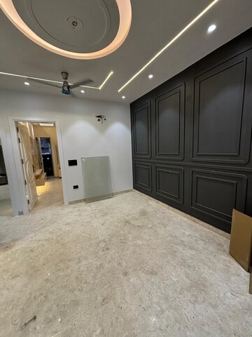 Room in 3 BHK Builder Floor at Rajouri Garden – for Sale