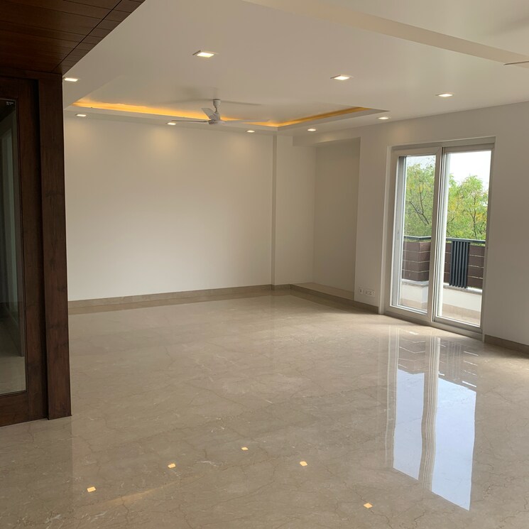 Room, shanti niketan 5 Bedroom 9000 Sq.Ft. Builder Floor In Shanti Niketan Delhi 7394951