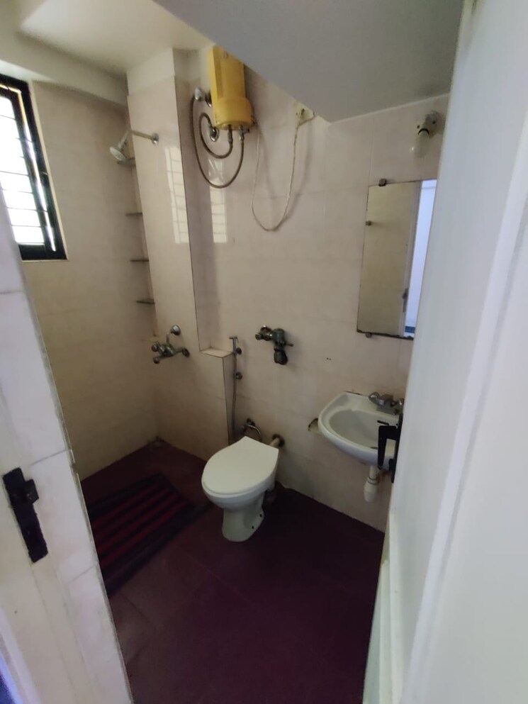 Bathroom, hiranandani-estate-capri 1 Bedroom 579 Sq.Ft. Apartment In Ghodbunder Road Thane 7395567