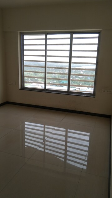 Room in 2 BHK Apartment at Soham Tropical Lagoon, Ghodbunder Road – for Sale