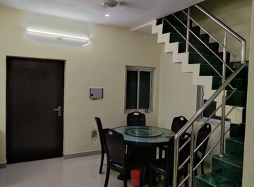 Master Bedroom in 1.5 BHK Independent House at Kisan Path – for Sale