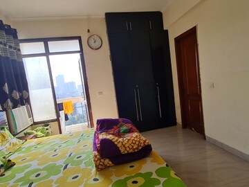 Bedroom in 4 BHK Apartment at Vipul Greens, Sector 48 – for Sale