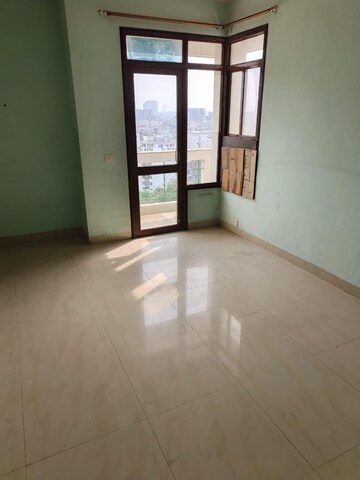 Room in 4 BHK Apartment at Vipul Greens, Sector 48 – for Sale