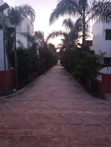 Parking in 1 BHK Independent House at Kisan Path – for Sale