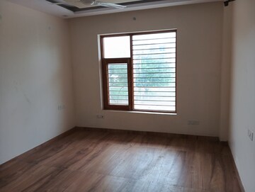 Room in 3 BHK Builder Floor at BPTP District 3, Sector 85 – for Sale