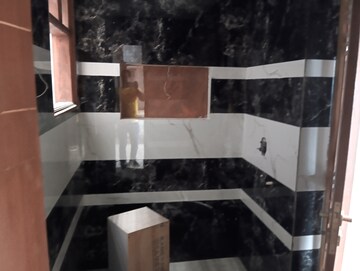 Bathroom in 3 BHK Builder Floor at BPTP Parkland Pride, Sector 77 – for Sale