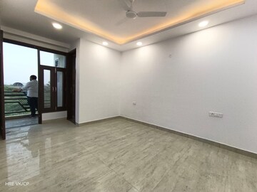 Room in 3 BHK Builder Floor at Chattarpur – for Sale