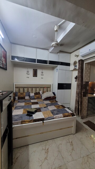 Bedroom in 2 BHK Apartment at Dilshad Garden – for Sale