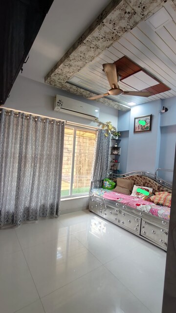 Bedroom in 1.5 BHK Apartment at Andheri West – for Sale