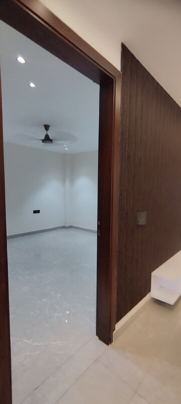 5 BHK Builder Floor For Sale in Green Fields Colony