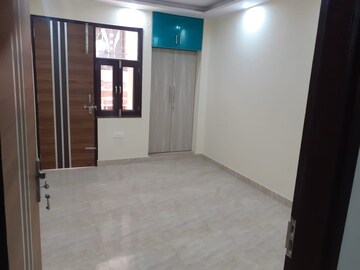 Room in 3 BHK Apartment at Prabhat Road – for Sale