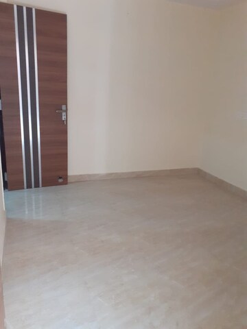 Room in 3 BHK Apartment at Prabhat Road – for Sale