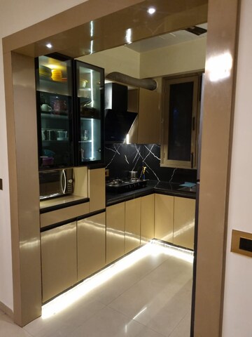 Furnished Amenities in 3 BHK Builder Floor at Sector 16 – for Sale