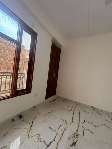 Room in 2 BHK Builder Floor at Paryavaran Complex – for Sale