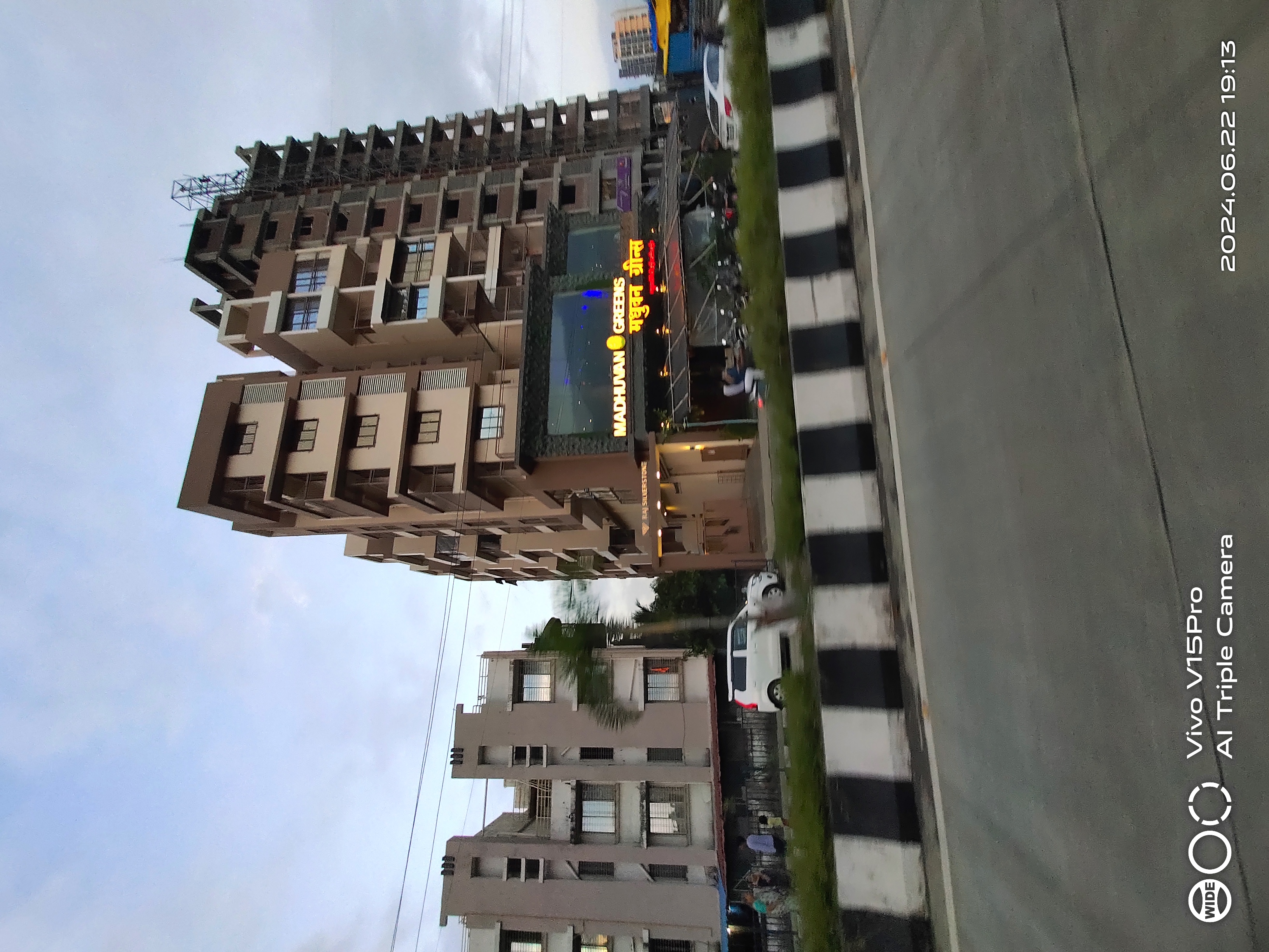 2 BHK Apartment For Sale in Raj Silverstone