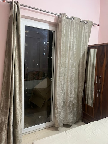 Room in 1 BHK Apartment at Paramount Emotions, Sector 1 Greater Noida – for Rent
