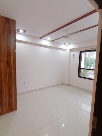 Room in 3.5 BHK Builder Floor at Uppal Southend, Sector 49 – for Sale