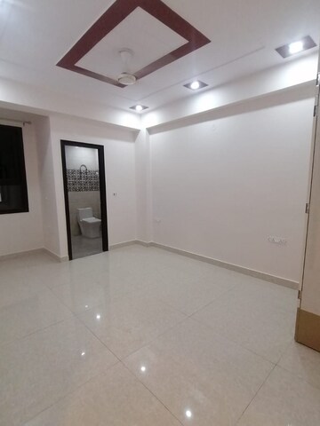 Room in 3.5 BHK Builder Floor at Uppal Southend, Sector 49 – for Sale