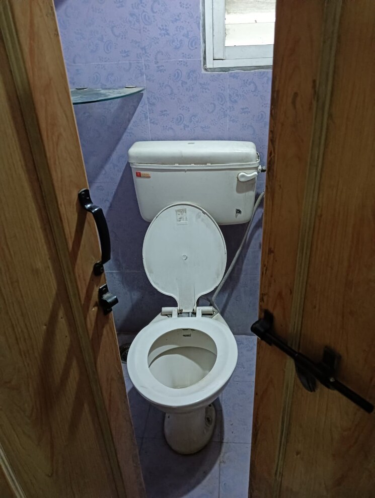 Bathroom, nalini-apartment-aundh 3 Bedroom 1315 Sq.Ft. Apartment In Aundh Pune 7399295