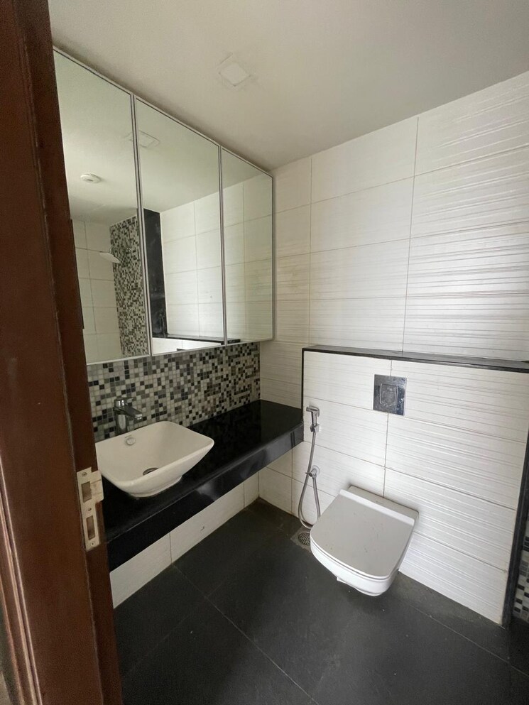 Master Bedroom, lodha-azzuro 2 Bedroom 850 Sq.Ft. Apartment In Parel Mumbai 7399303