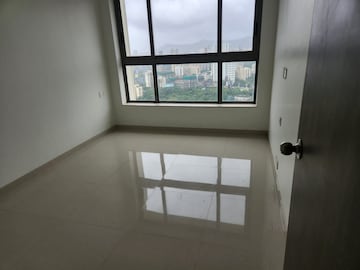 Room in 2 BHK Apartment at Kalpataru Paramount, Kapur Bawdi – for Sale