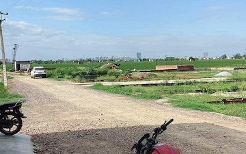 Plot For Sale in Neharpar