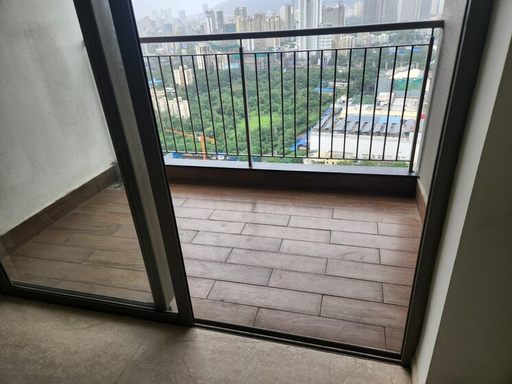 Balcony, kalpataru-paramount 2 Bedroom 672 Sq.Ft. Apartment In Kapur Bawdi Thane 7399489