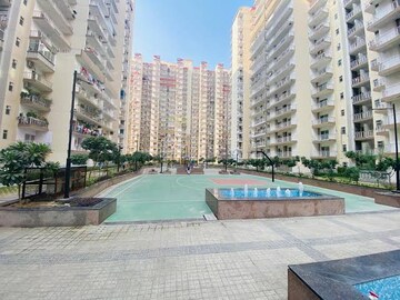 Swimming Pool in 2.5 BHK Apartment at Fusion Homes, Tech Zone 4 Greater Noida – for Sale