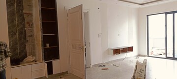 Bathroom in 3 BHK Builder Floor at BPTP Eden Estate, Sector 81 – for Sale