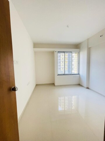 Room in 3 BHK Apartment at Kohinoor Zen Estate, Kharadi – for Sale