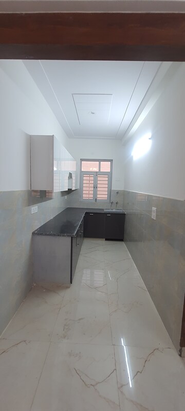 Kitchen in 3.5 BHK Builder Floor at Sector 64 – for Sale