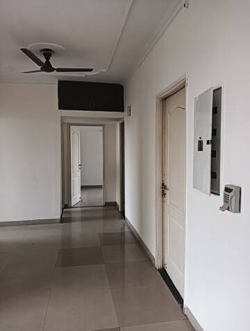 Building Lobby in 2 BHK Apartment at Unitech Uniworld Gardens 2, Sector 47 – for Sale