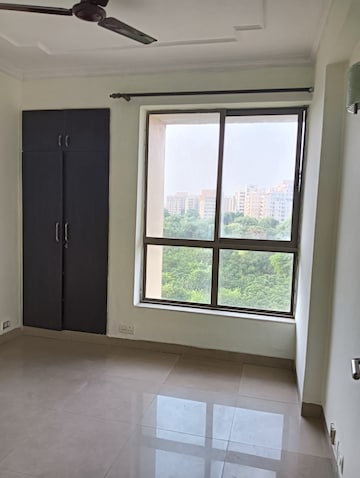 Room in 2 BHK Apartment at Unitech Uniworld Gardens 2, Sector 47 – for Sale