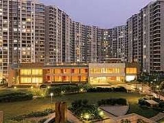 2 BHK Apartment For Resale in Kalpataru Aura Ghatkopar West Mumbai  7399712