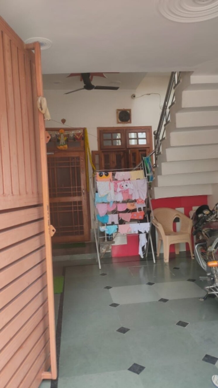  Parking, krishna nagar 3 Bedroom 1800 Sq.Ft. Independent House In Krishna Nagar Lucknow 7399750