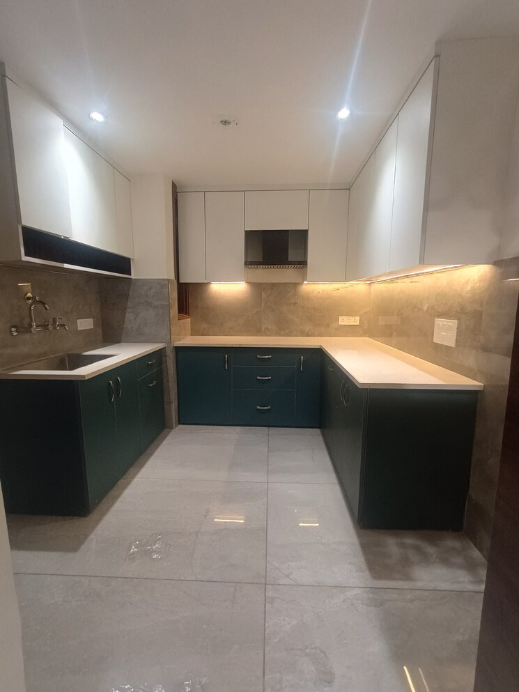 Kitchen, uttam nagar 4 Bedroom 120 Sq.Yd. Builder Floor In Uttam Nagar Delhi 7399957