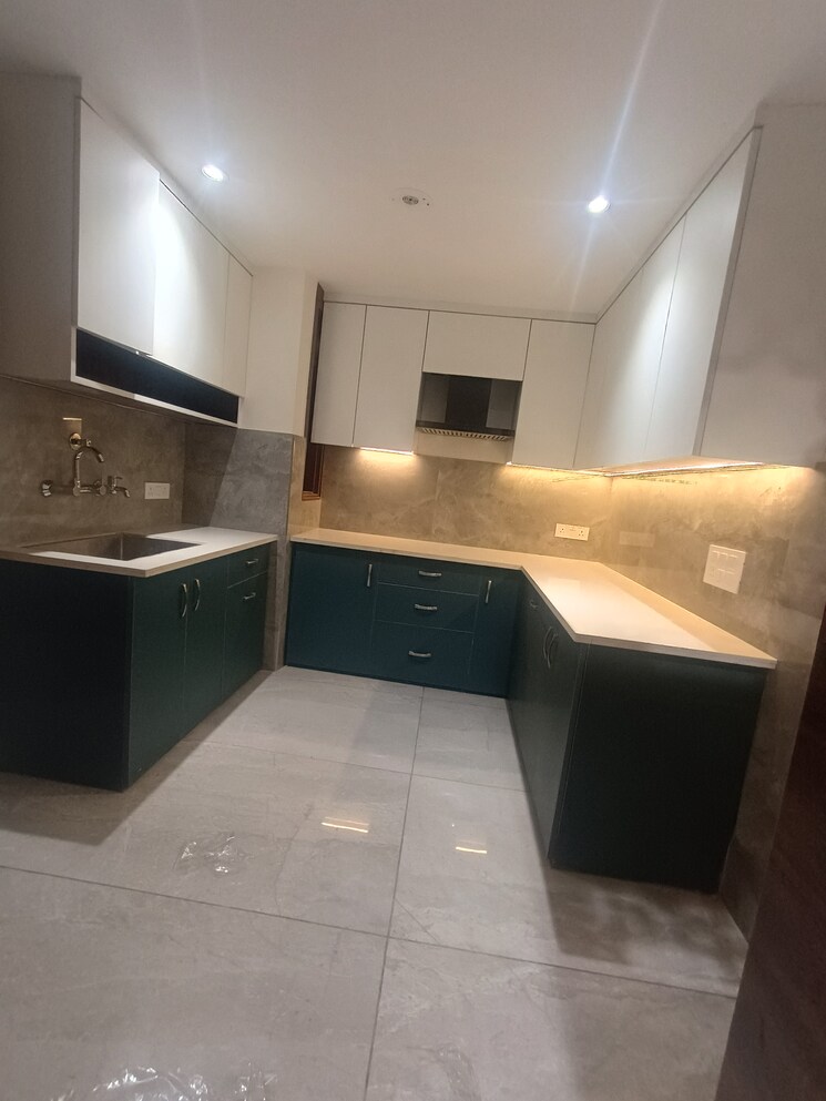 Kitchen, uttam nagar 4 Bedroom 120 Sq.Yd. Builder Floor In Uttam Nagar Delhi 7399957