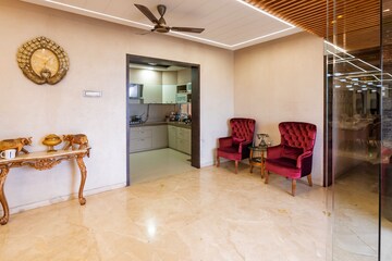 Room in 5 BHK Apartment at Dosti Group Imperia, Manpada – for Sale