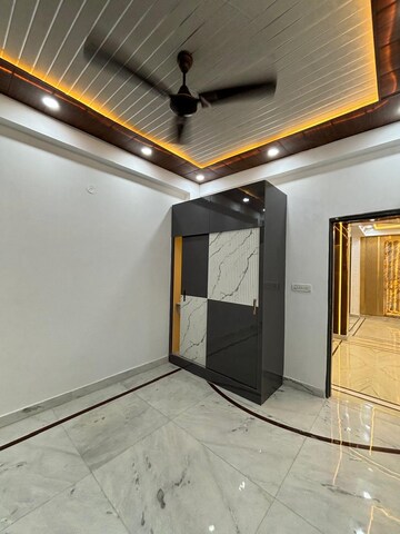 3 BHK Builder Floor For Sale in Anand Vihar