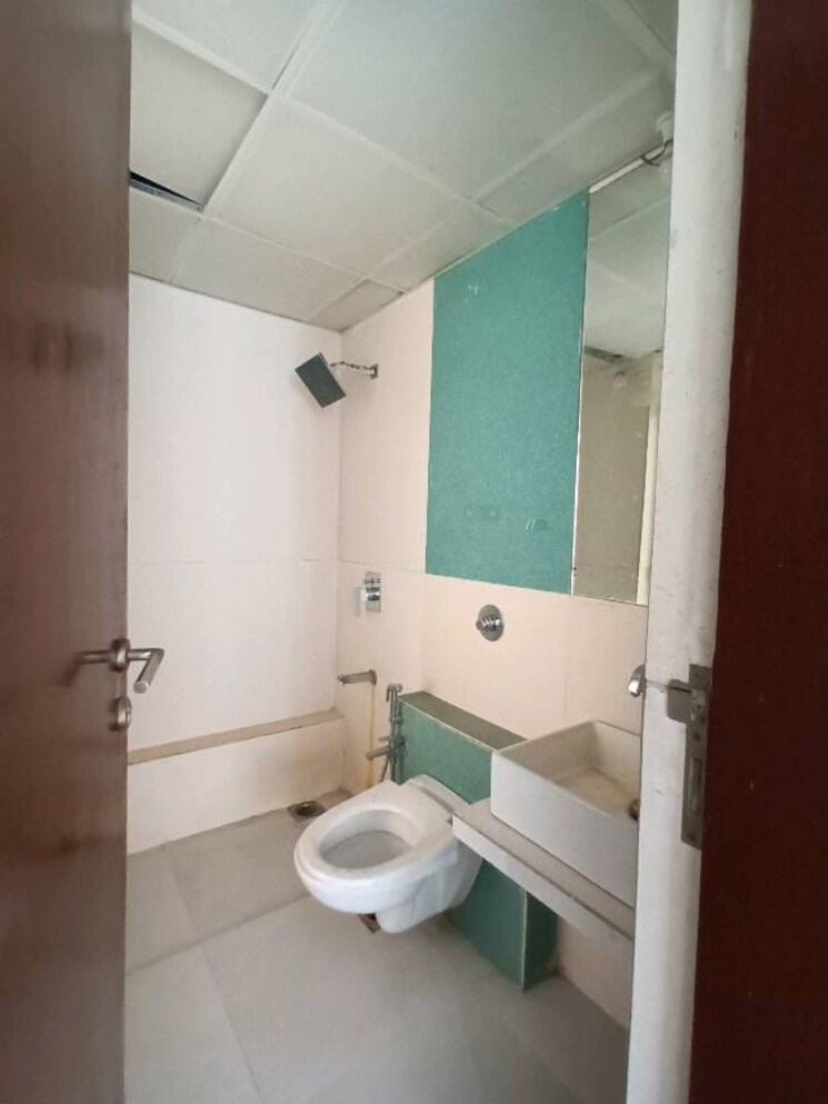 Bathroom, dosti-group-imperia 3 Bedroom 1835 Sq.Ft. Apartment In Manpada Thane 7400732