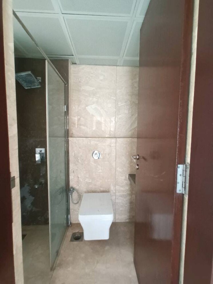 Bathroom, dosti-group-imperia 3 Bedroom 1835 Sq.Ft. Apartment In Manpada Thane 7400732